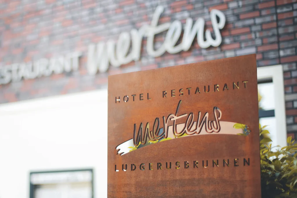 Schild Hotel Restaurant Mertens Ludgerusbrunnen Billerbeck
